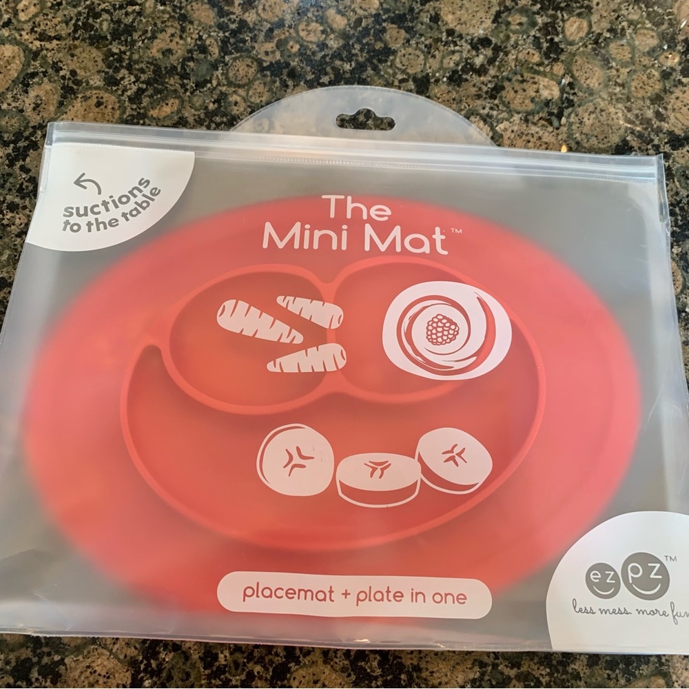 The Mini Mat EzPz Suction Plate